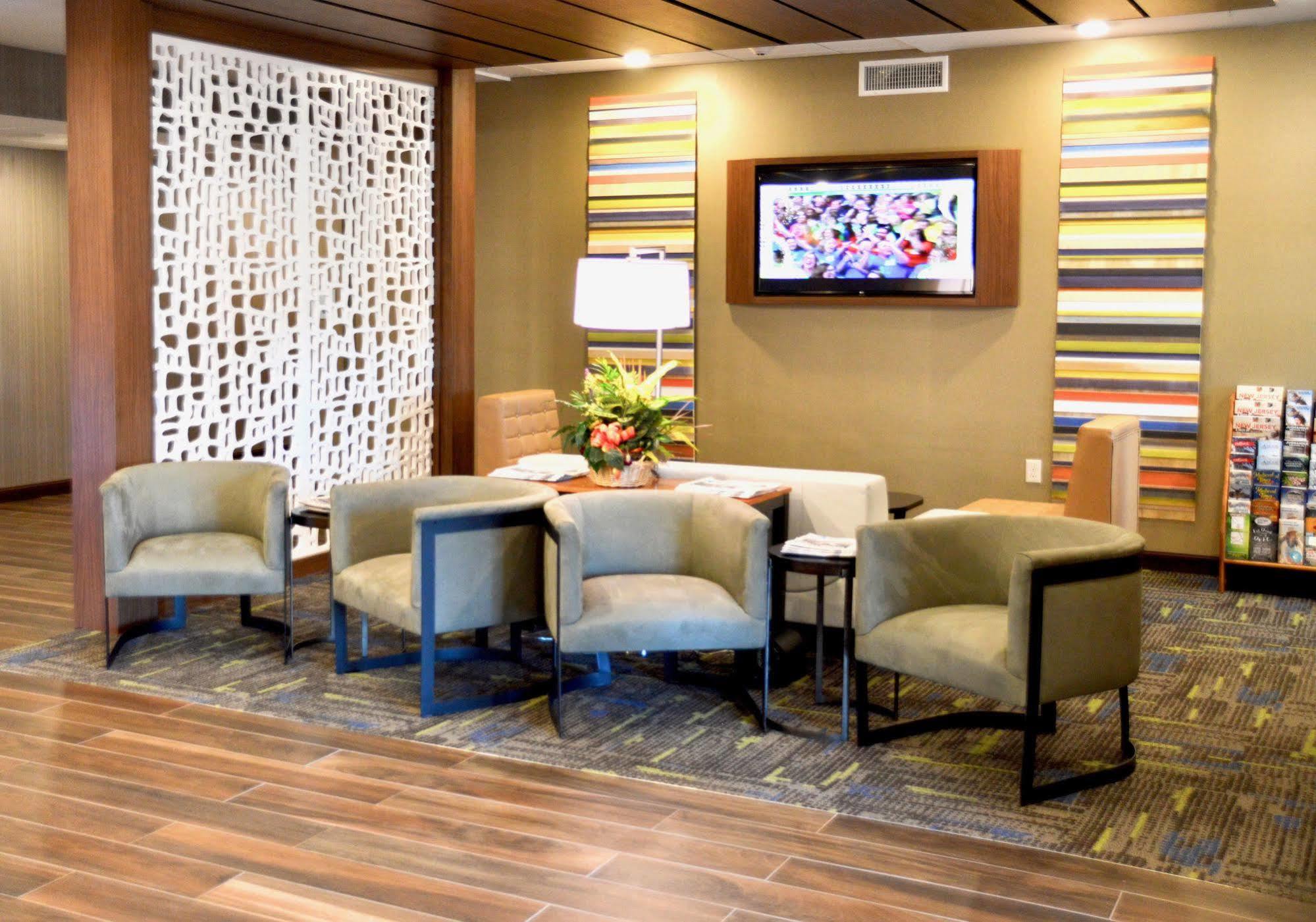 Holiday Inn Express Bordentown - Trenton South By Ihg Экстерьер фото